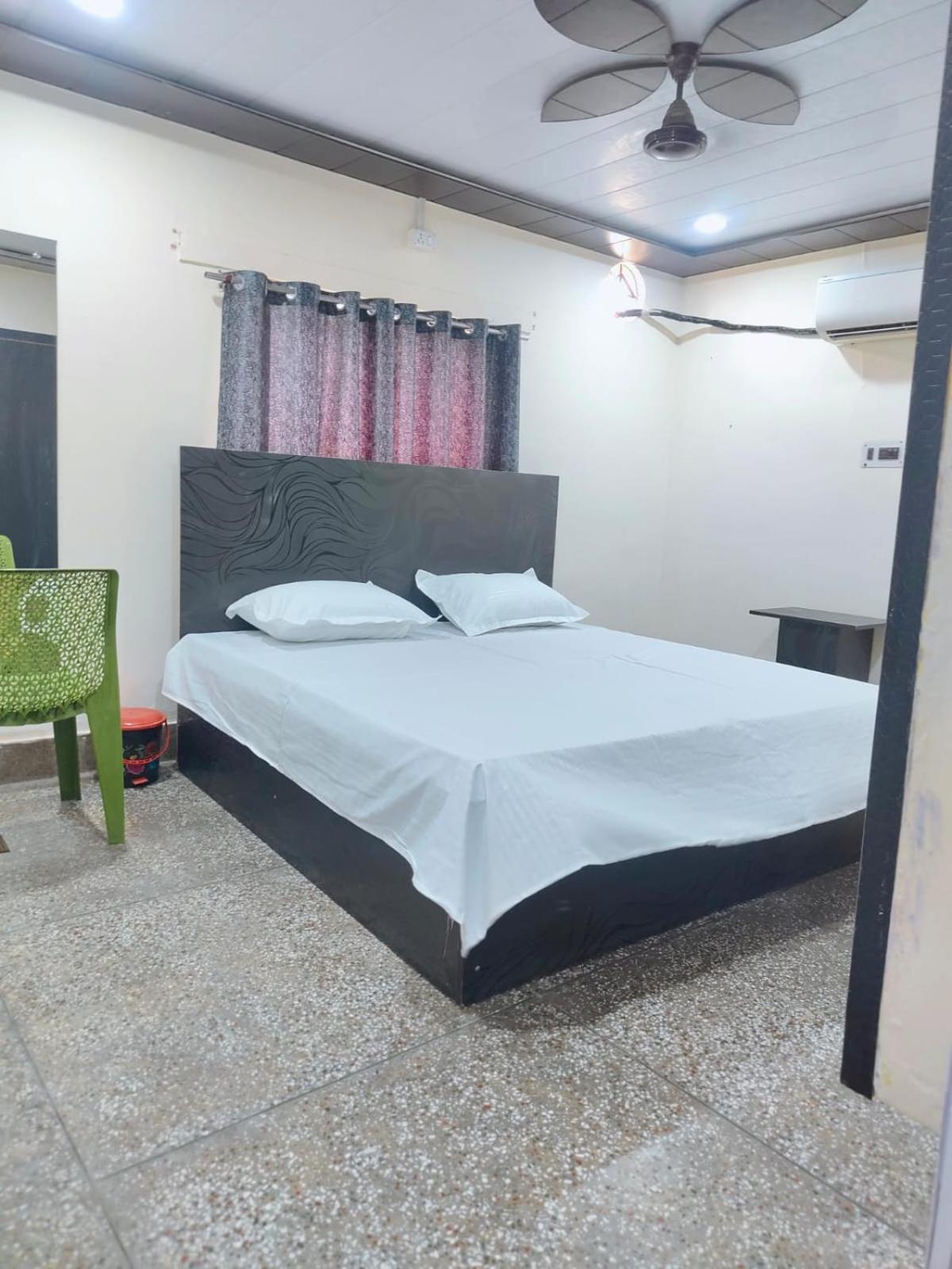Hotel Crystal Dreams Mathura Exteriér fotografie